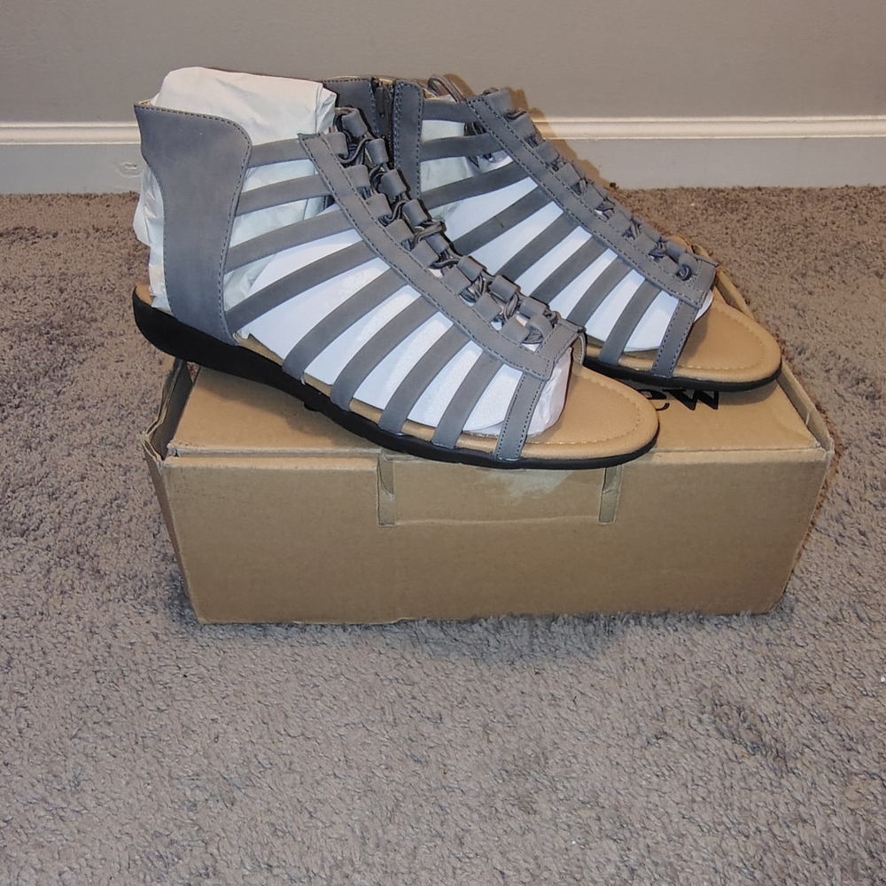 Comfortview Strappy Grey Sandals for Women